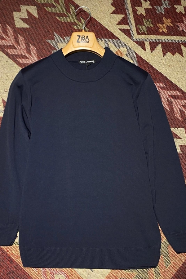 Yarım Boğaz Düz Triko Kazak