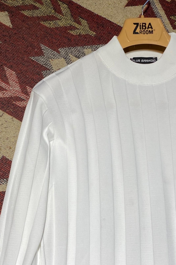 Yarım Boğaz Triko Kazak